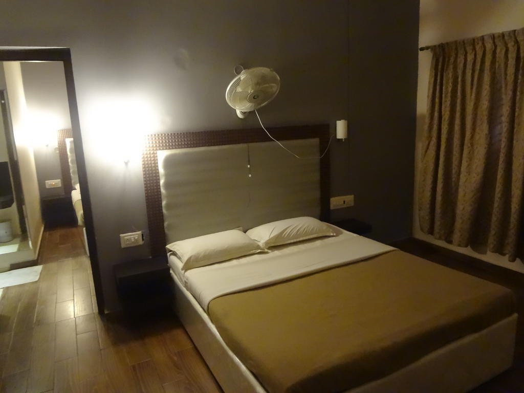 Hotel New Rajdarshan Madikeri Zimmer foto
