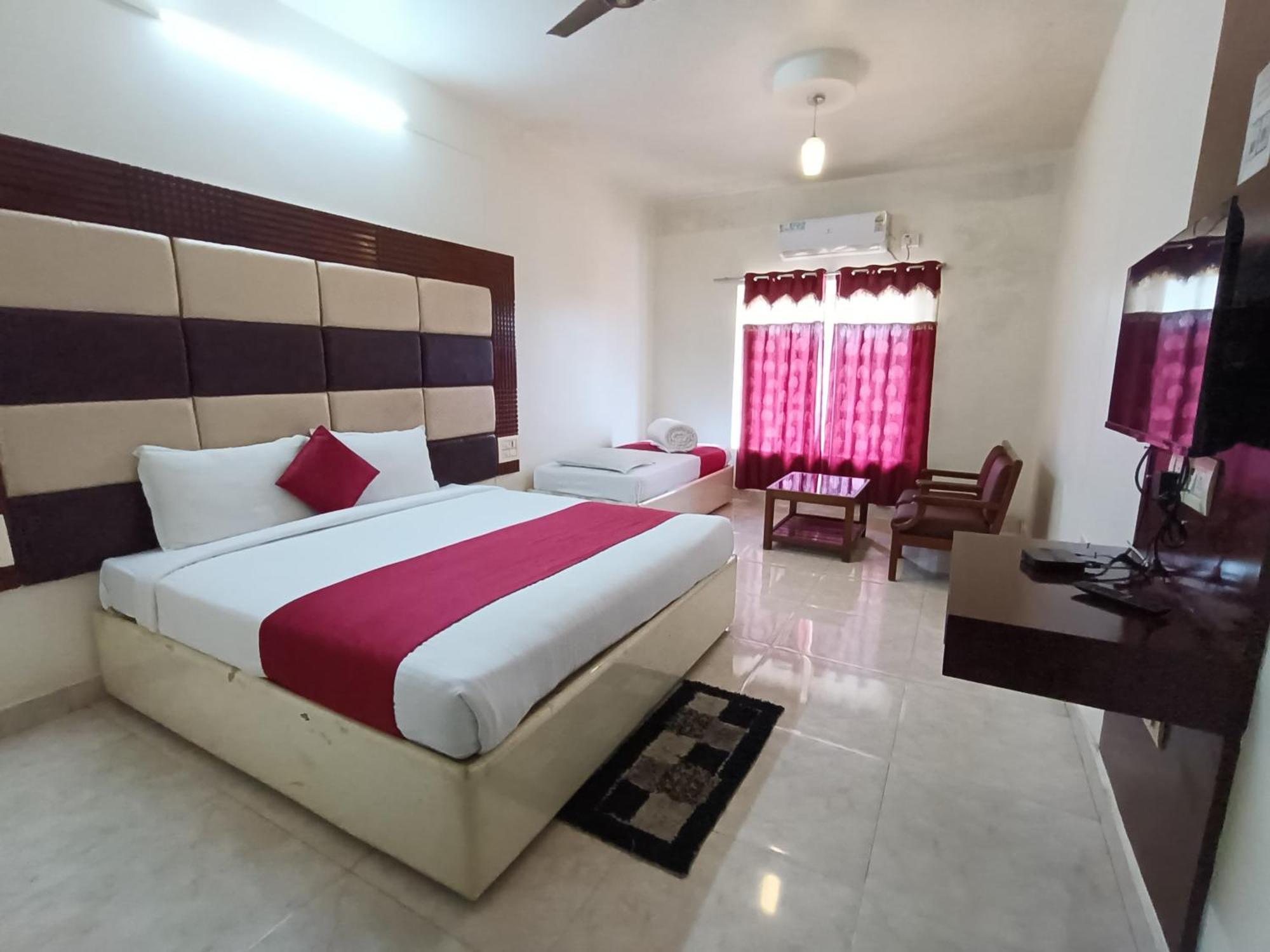 Hotel New Rajdarshan Madikeri Exterior foto