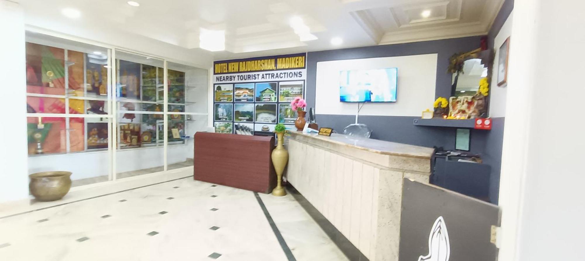 Hotel New Rajdarshan Madikeri Exterior foto