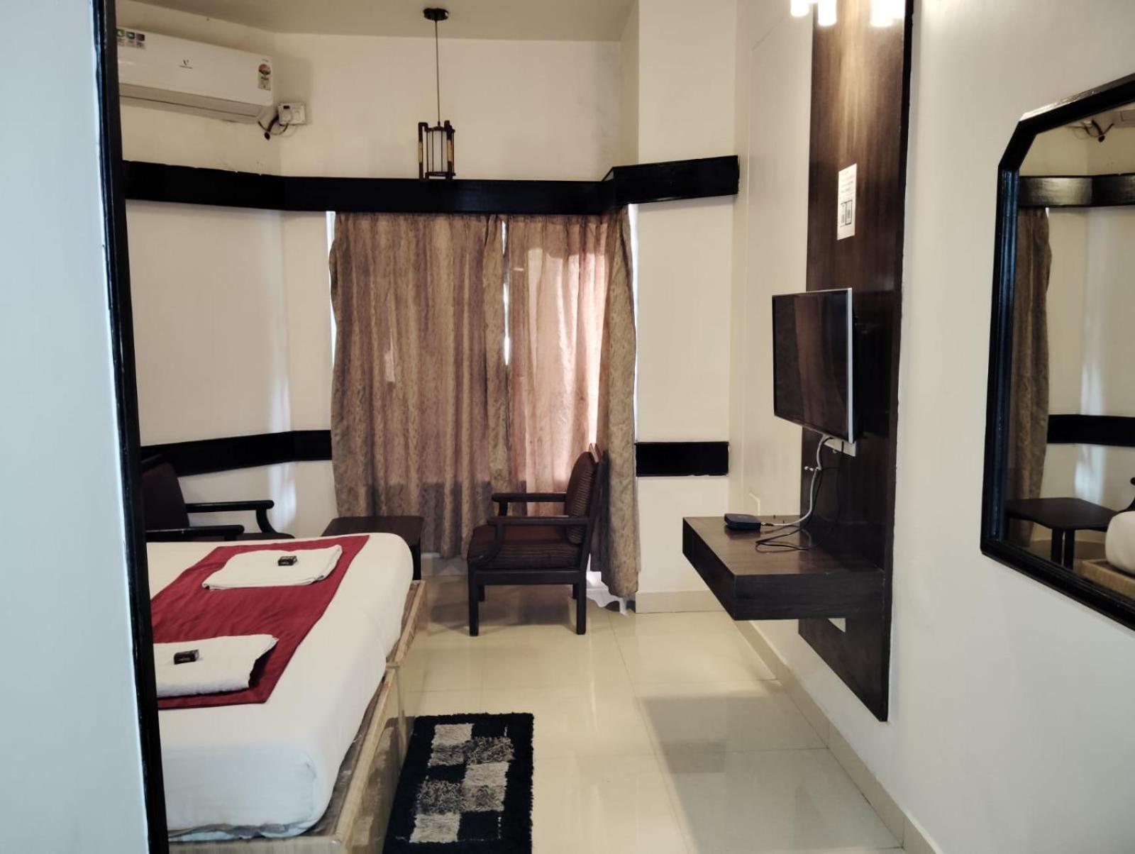 Hotel New Rajdarshan Madikeri Exterior foto