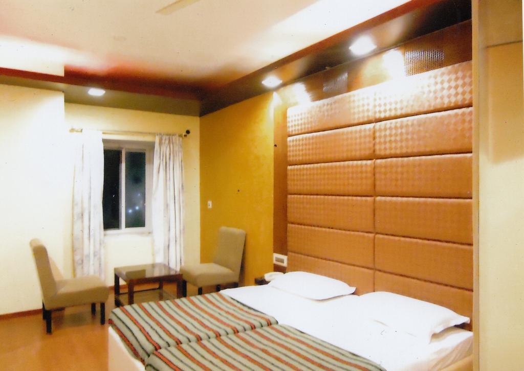 Hotel New Rajdarshan Madikeri Exterior foto
